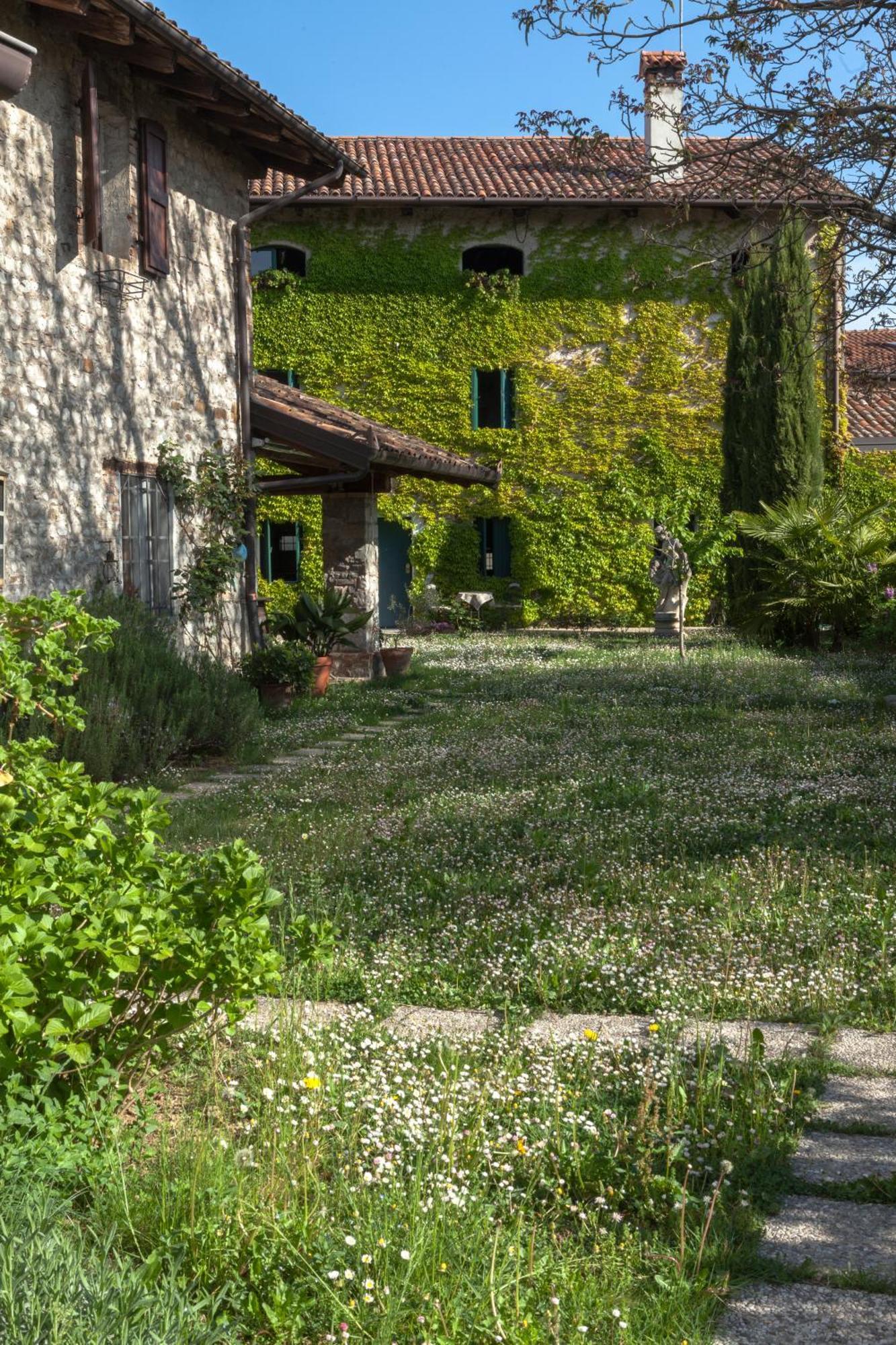 B&B La Casa Del Sole Manzano Kültér fotó