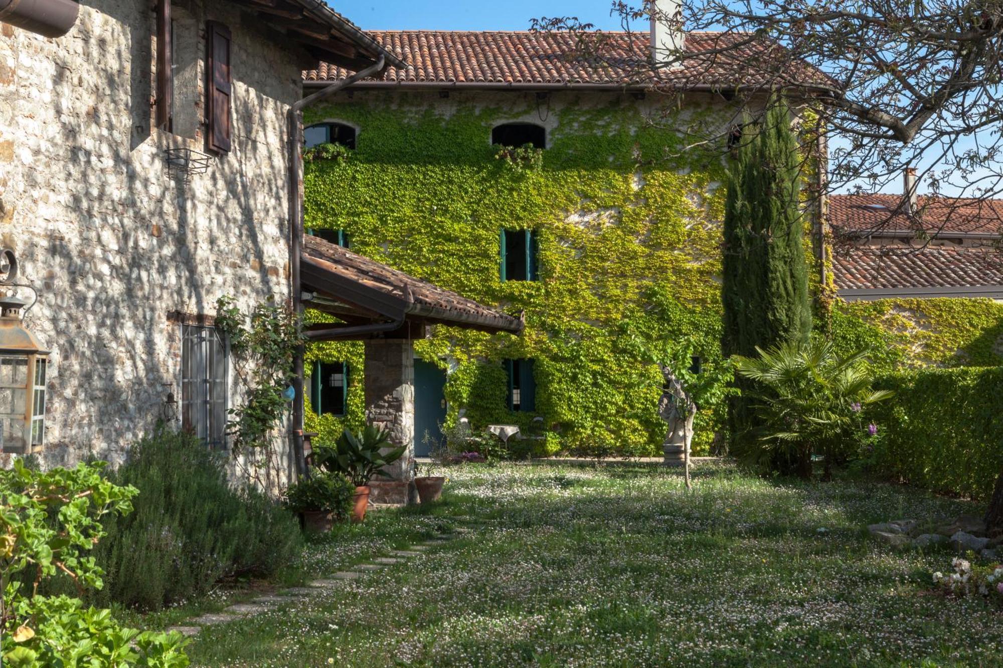 B&B La Casa Del Sole Manzano Kültér fotó